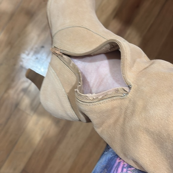 Knee High Rouged Boot Size 8 - Picture 5 of 7